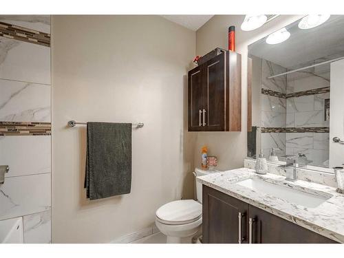 104 Riverglen Drive Se, Calgary, AB - Indoor Photo Showing Bathroom