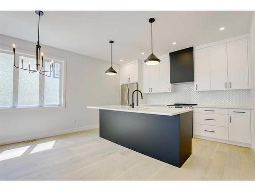 3-1927 27 Street Sw, Calgary, AB - Indoor Photo Showing Kitchen With Upgraded Kitchen