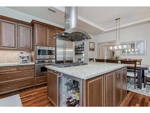101-690 Princeton Way Sw, Calgary, AB - Indoor Photo Showing Kitchen With Upgraded Kitchen
