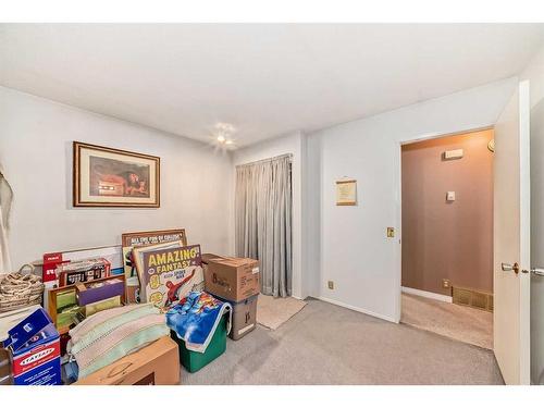 4707 Whitehorn Drive Ne, Calgary, AB - Indoor Photo Showing Other Room