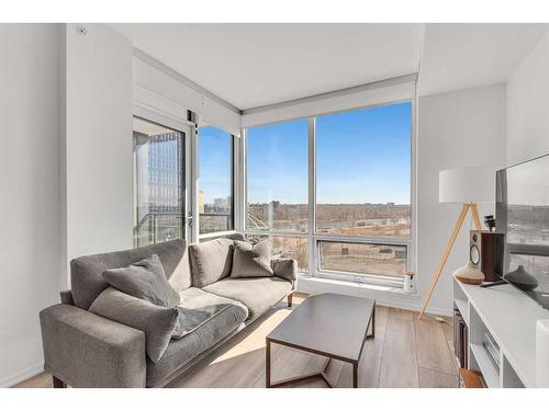 508-615 6 Avenue Se, Calgary, AB - Indoor Photo Showing Living Room