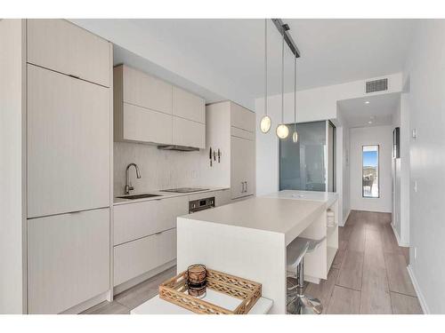 508-615 6 Avenue Se, Calgary, AB - Indoor Photo Showing Kitchen