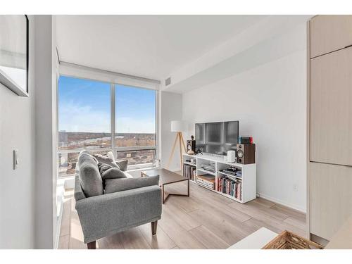 508-615 6 Avenue Se, Calgary, AB - Indoor Photo Showing Living Room