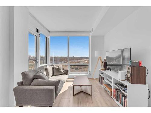 508-615 6 Avenue Se, Calgary, AB - Indoor Photo Showing Living Room