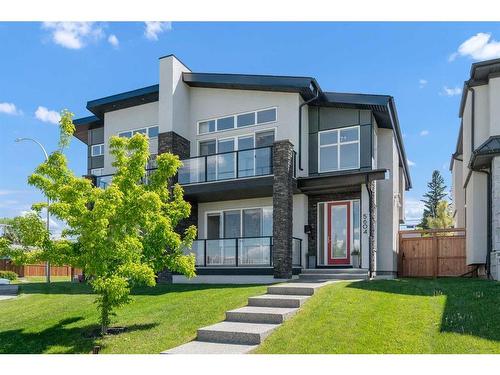 5604 37 Street Sw, Calgary, AB - Outdoor With Facade