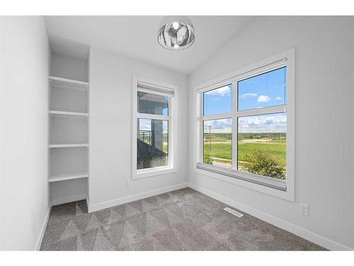 5604 37 Street Sw, Calgary, AB - Indoor Photo Showing Other Room