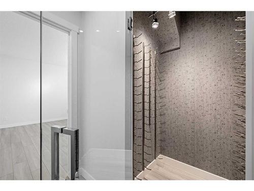 5604 37 Street Sw, Calgary, AB - Indoor Photo Showing Bathroom