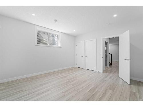 5604 37 Street Sw, Calgary, AB - Indoor Photo Showing Other Room