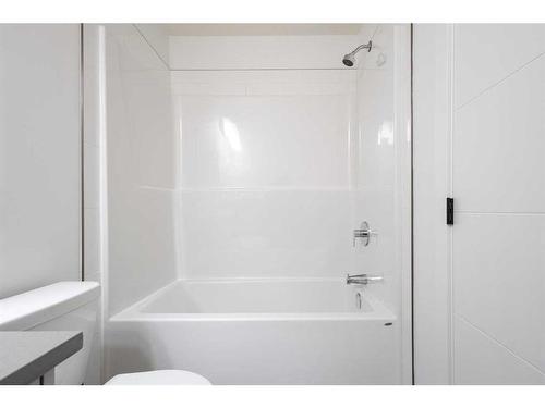 148-2117 81 Street Sw, Calgary, AB - Indoor Photo Showing Bathroom