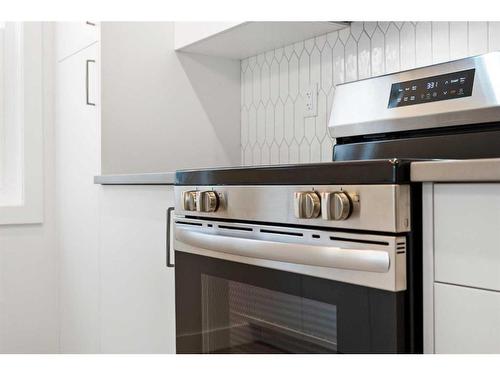 148-2117 81 Street Sw, Calgary, AB - Indoor Photo Showing Kitchen