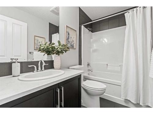 8 Cimarron Springs Circle, Okotoks, AB - Indoor Photo Showing Bathroom
