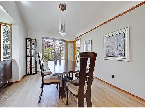 522 Hawkside Mews Nw, Calgary, AB - Indoor Photo Showing Dining Room