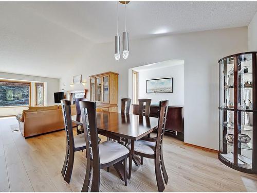 522 Hawkside Mews Nw, Calgary, AB - Indoor Photo Showing Dining Room