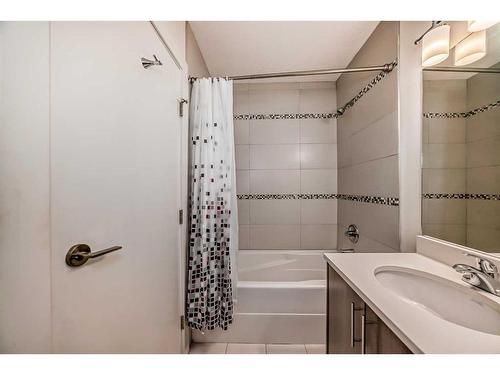 209-15233 1 Street Se, Calgary, AB - Indoor Photo Showing Bathroom