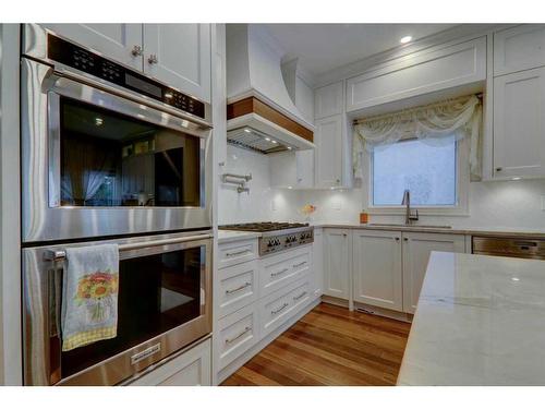 109 Shawnee Place Sw, Calgary, AB - Indoor Photo Showing Kitchen With Upgraded Kitchen