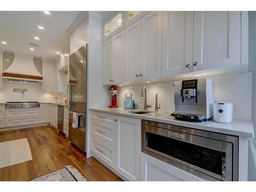 109 Shawnee Place Sw, Calgary, AB - Indoor Photo Showing Kitchen