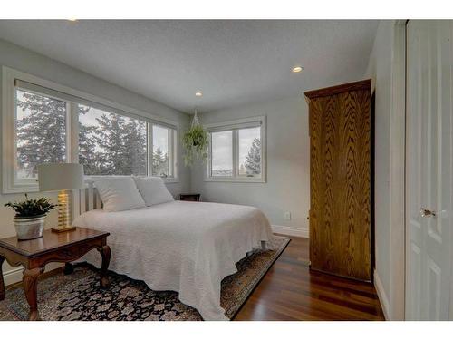 109 Shawnee Place Sw, Calgary, AB - Indoor Photo Showing Bedroom