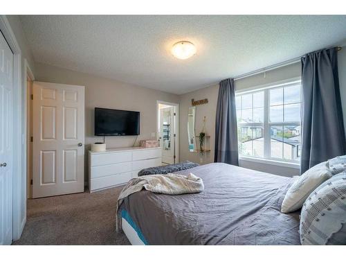 381 Legacy Boulevard Se, Calgary, AB - Indoor Photo Showing Bedroom