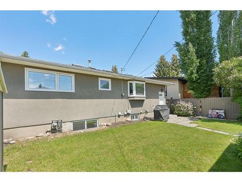 727 Avonlea Place Se, Calgary, AB - Outdoor