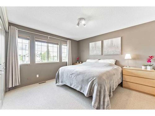 207 Bridlecrest Boulevard Sw, Calgary, AB - Indoor Photo Showing Bedroom
