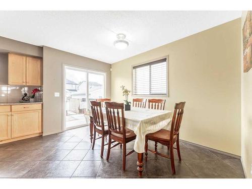 207 Bridlecrest Boulevard Sw, Calgary, AB - Indoor Photo Showing Dining Room