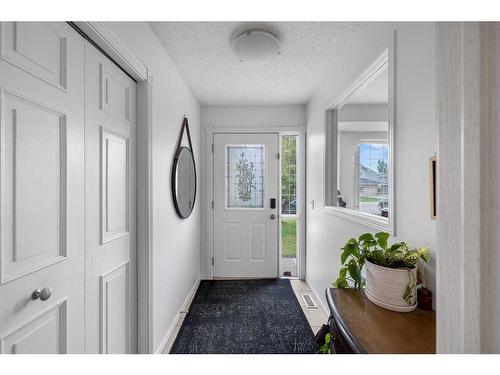 38 Valley Glen Heights Nw, Calgary, AB - Indoor Photo Showing Other Room