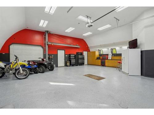 24226 Westbluff Drive, Rural Rocky View County, AB - Indoor Photo Showing Garage