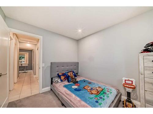 16 Rundlewood Bay Ne, Calgary, AB - Indoor Photo Showing Bedroom