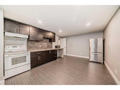 16 Rundlewood Bay Ne, Calgary, AB - Indoor Photo Showing Kitchen