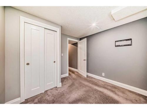 16 Rundlewood Bay Ne, Calgary, AB - Indoor Photo Showing Other Room