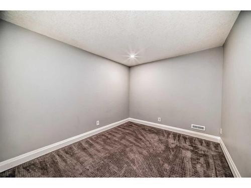 16 Rundlewood Bay Ne, Calgary, AB - Indoor Photo Showing Other Room