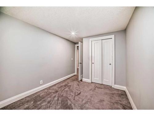 16 Rundlewood Bay Ne, Calgary, AB - Indoor Photo Showing Other Room