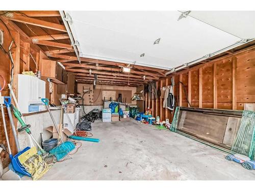 16 Rundlewood Bay Ne, Calgary, AB - Indoor Photo Showing Garage