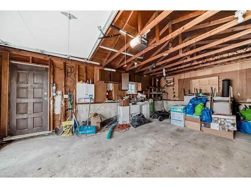 16 Rundlewood Bay Ne, Calgary, AB - Indoor Photo Showing Garage