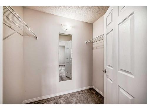 351 Copperfield Boulevard Se, Calgary, AB - Indoor