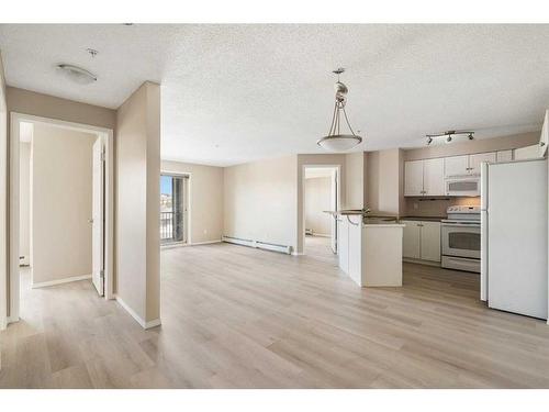 4306-60 Panatella Street Nw, Calgary, AB - Indoor Photo Showing Kitchen