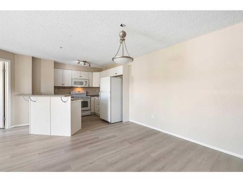 4306-60 Panatella Street Nw, Calgary, AB - Indoor Photo Showing Kitchen