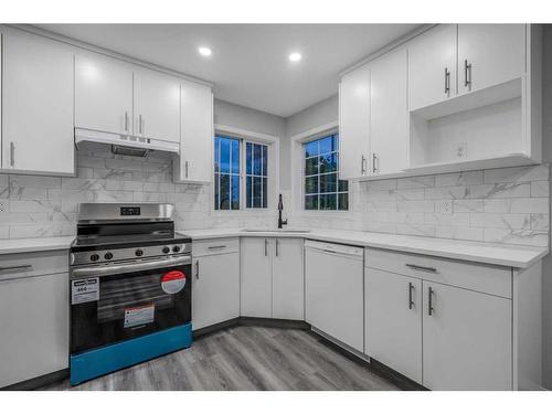 1128 Country Hills Circle Nw, Calgary, AB - Indoor Photo Showing Kitchen