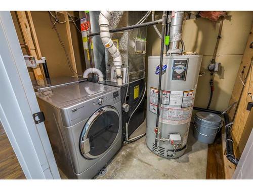 1128 Country Hills Circle Nw, Calgary, AB - Indoor Photo Showing Laundry Room