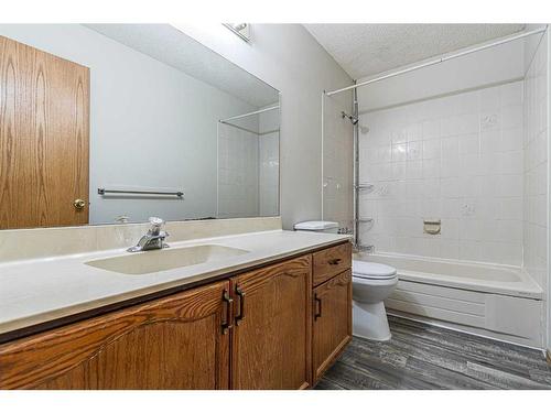 113 Cedarwood Park Sw, Calgary, AB - Indoor Photo Showing Bathroom