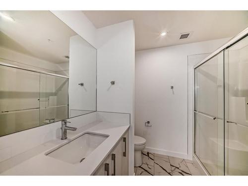 2319-681 Savanna Boulevard Ne, Calgary, AB - Indoor Photo Showing Bathroom