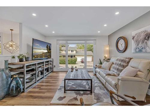 120 Oakside Circle Sw, Calgary, AB - Indoor Photo Showing Kitchen With Upgraded Kitchen