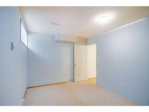 401 Chaparral Drive Se, Calgary, AB - Indoor Photo Showing Other Room