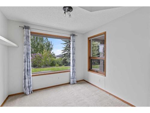 79 Mt Assiniboine Circle Se, Calgary, AB - Indoor Photo Showing Other Room