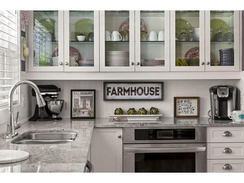 38 Hawkdale Place Nw, Calgary, AB - Indoor Photo Showing Kitchen With Double Sink