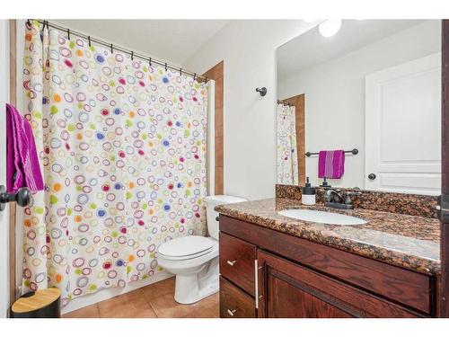 3915 1 Street Nw, Calgary, AB - Indoor Photo Showing Bathroom