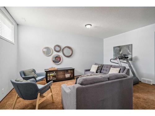 3915 1 Street Nw, Calgary, AB - Indoor