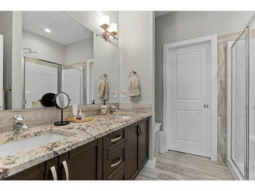 26 Stone Garden Crescent, Carstairs, AB - Indoor Photo Showing Bathroom