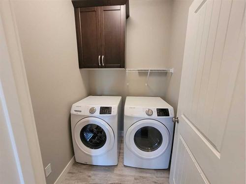 26 Stone Garden Crescent, Carstairs, AB - Indoor Photo Showing Laundry Room