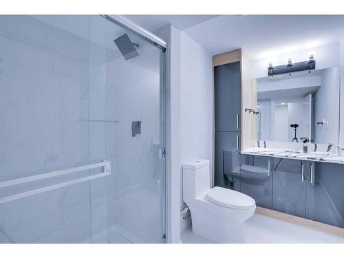 9703 2 Street Se, Calgary, AB - Indoor Photo Showing Bathroom